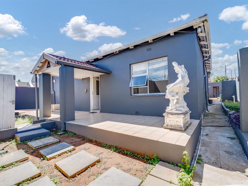 4 Bedroom Investment Opportunity in Westdene - Photo 3