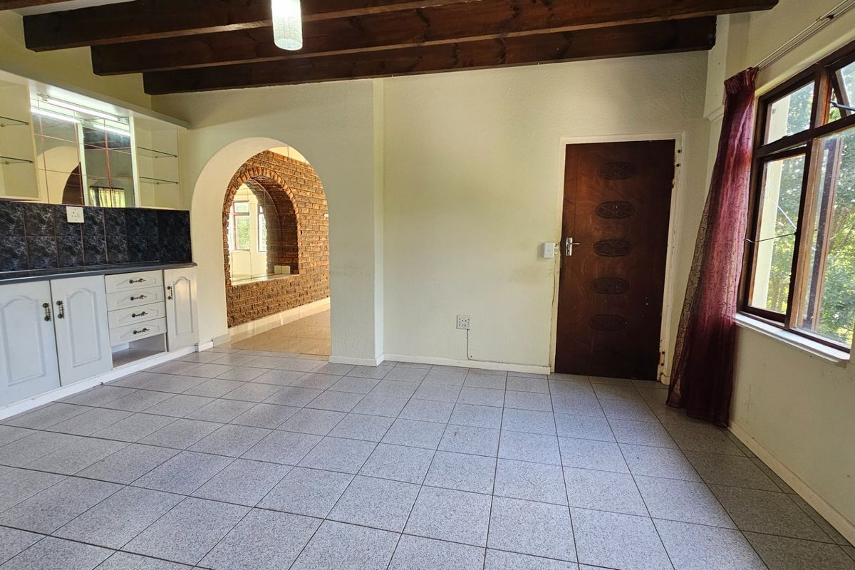 Large Freestanding Property with Rental Potential Just Minutes from the Beach - Photo 5