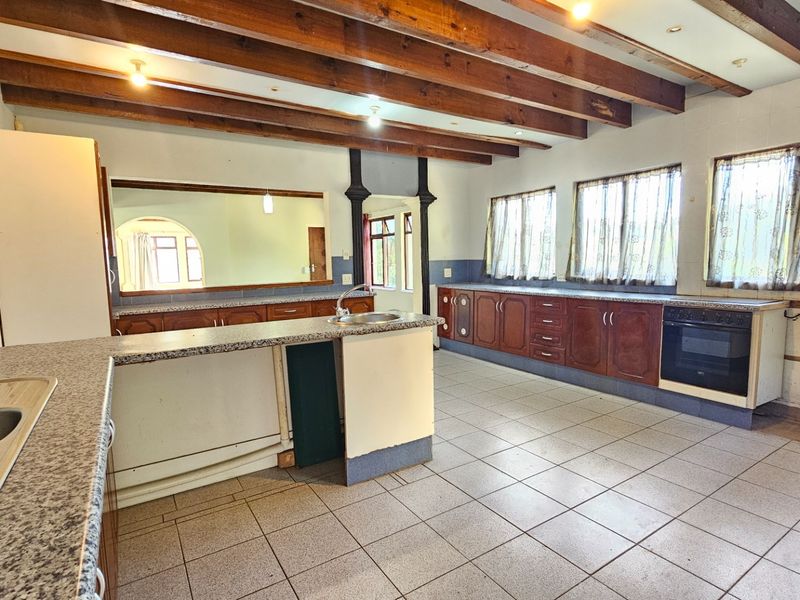 Large Freestanding Property with Rental Potential Just Minutes from the Beach - Photo 3