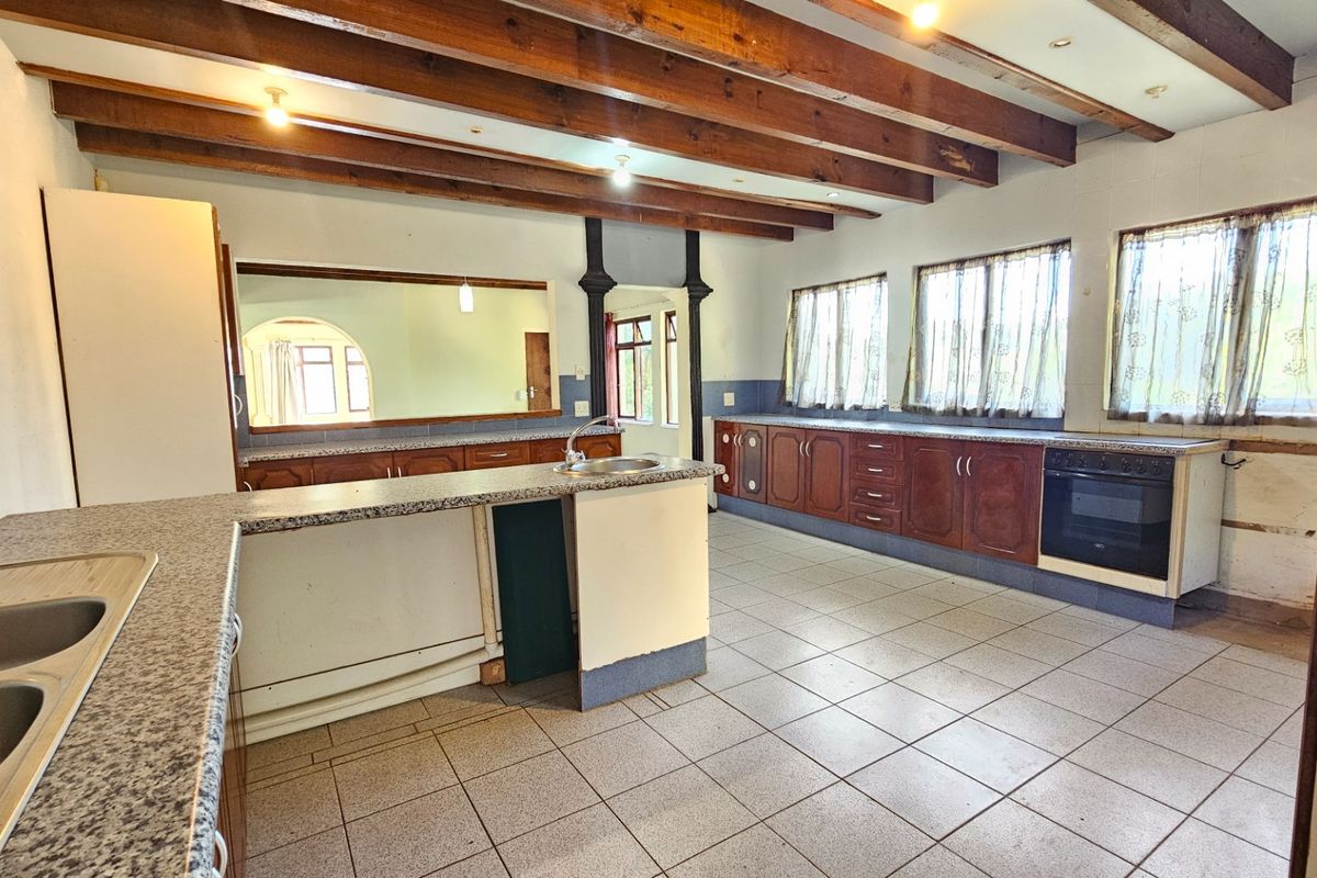 Large Freestanding Property with Rental Potential Just Minutes from the Beach - Photo 3