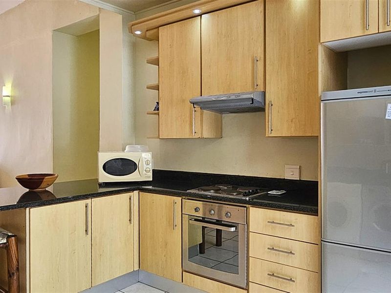 SUPER SPACIOUS 3 BEDROOM APARTMENT - Photo 9