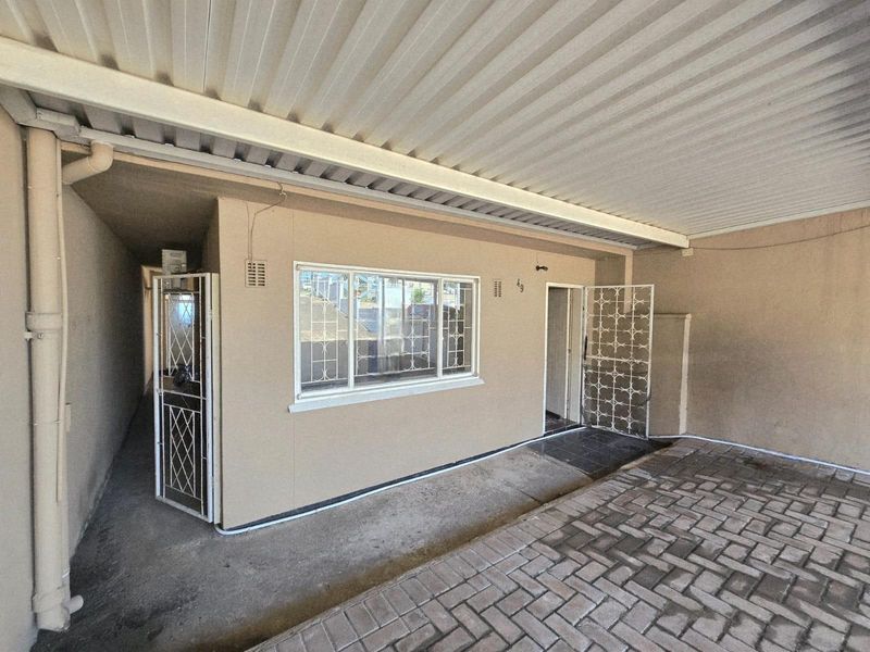 Duplex For Sale in Newlands West, Durban, KwaZulu Natal - Photo 2
