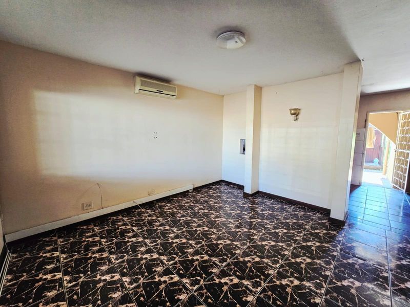 Duplex For Sale in Newlands West, Durban, KwaZulu Natal - Photo 5