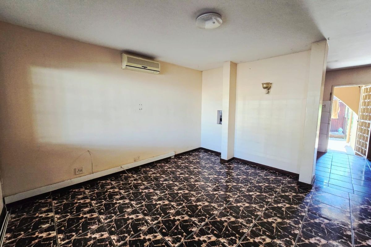 Duplex For Sale in Newlands West, Durban, KwaZulu Natal - Photo 5