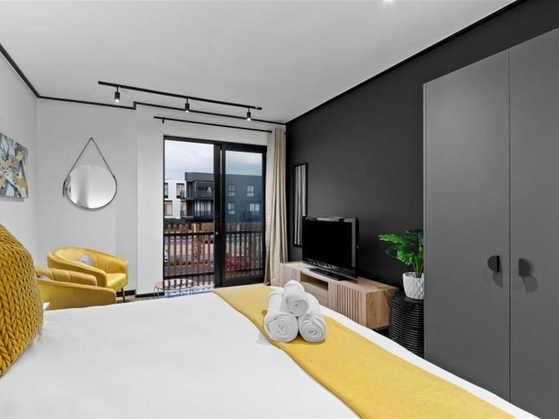 Fully furnished Apartment To Rent in Century City, Milnerton - Photo 9