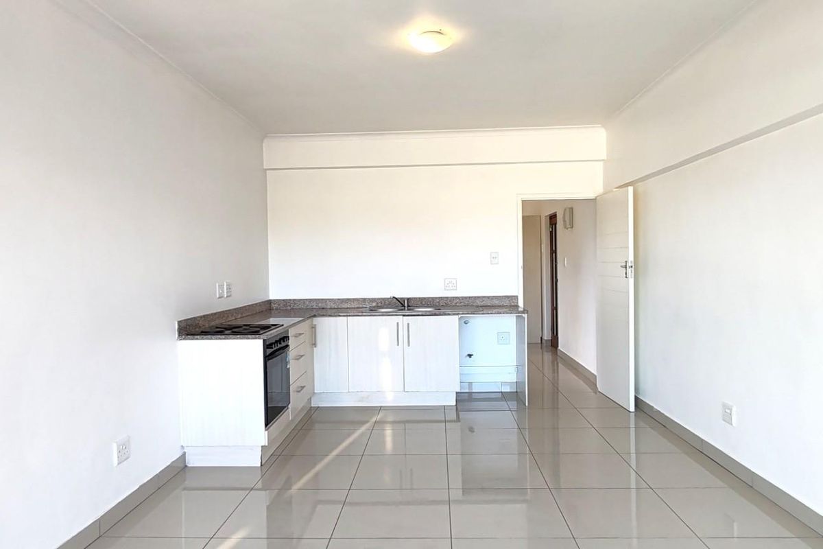 Spectacular First Floor 1-Bedroom Apartment in Bergvliet Vistas - Photo 3