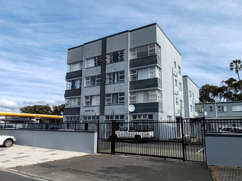 Spectacular First Floor 1-Bedroom Apartment in Bergvliet Vistas - Photo 10