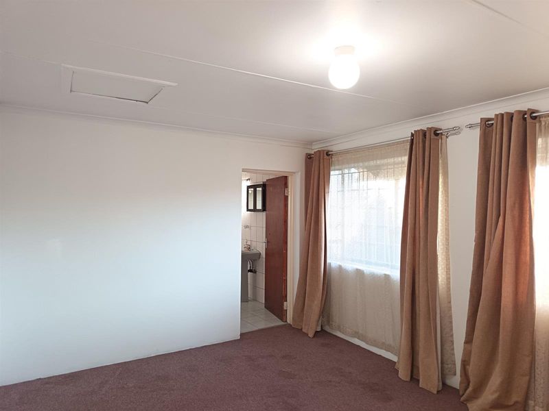 House For Sale in Thistle Grove, Kinross, Secunda - Photo 9