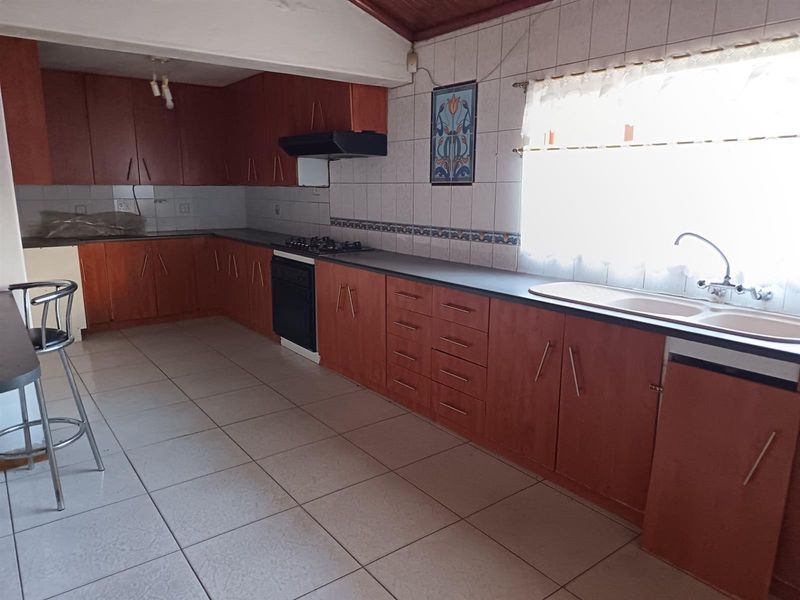 House For Sale in Thistle Grove, Kinross, Secunda - Photo 7