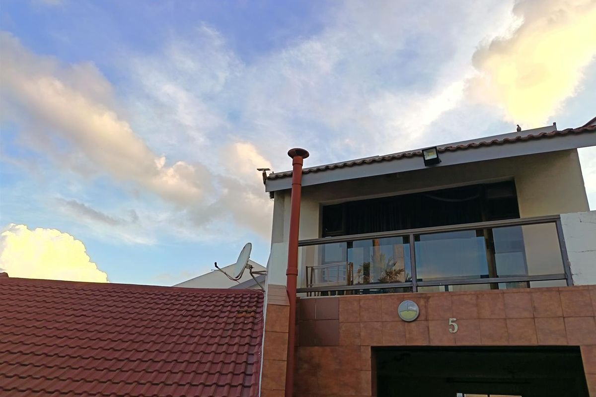 House For Sale in Thistle Grove, Kinross, Secunda - Photo 3
