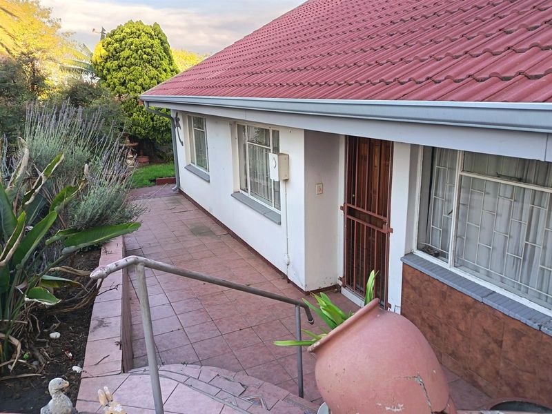 House For Sale in Thistle Grove, Kinross, Secunda - Photo 2