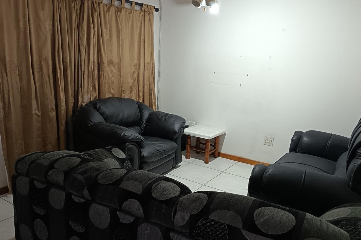 House For Sale in Thistle Grove, Kinross, Secunda - Photo 5