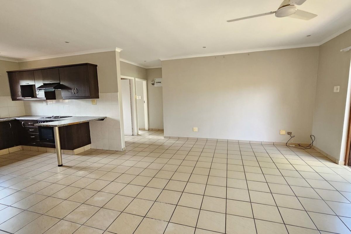 Townhouse For Sale in Margate, KwaZulu Natal - Photo 5