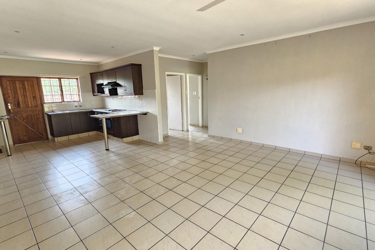 Townhouse For Sale in Margate, KwaZulu Natal - Photo 4