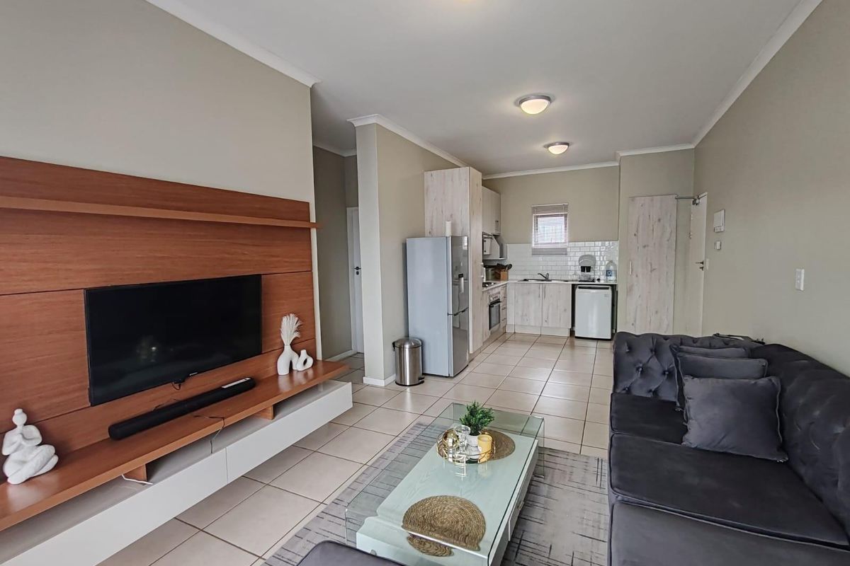 Attention Investors , First-Time Buyers - Prime 2 Bedroom Apartment in Grand Central, Midrand - Photo 3