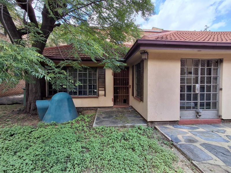 Versatile Office Space For Sale in Access Controlled Bond Street Business Park,  Randburg - Photo 3