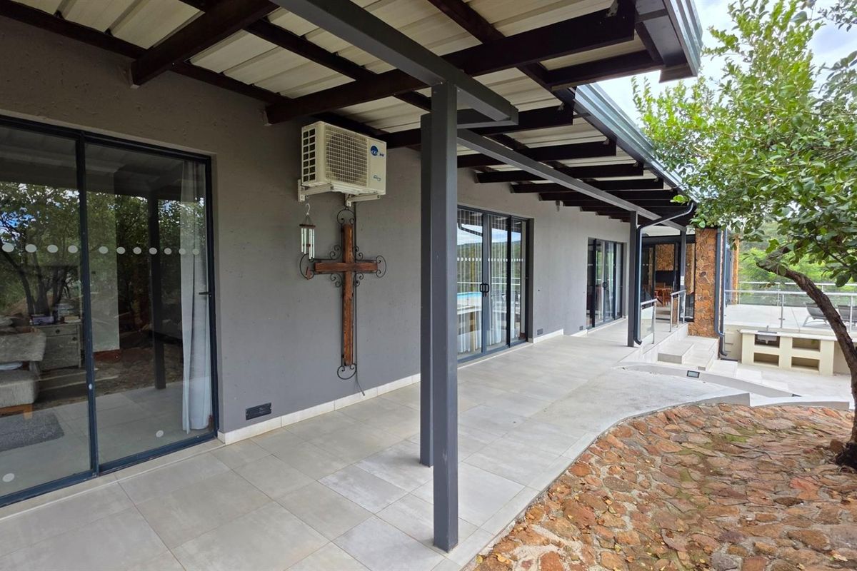 Zwartkloof - Luxurious three bedroom home with spectacular views - Photo 2