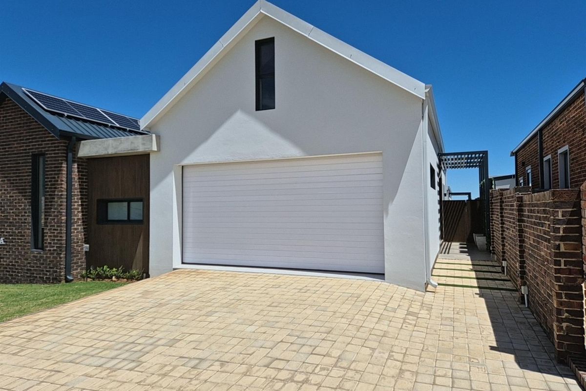 The Peak of Modern Living: An Exclusive, Eco-Intelligent Sanctuary for sale - Helderzicht Eco Estate - Photo 2