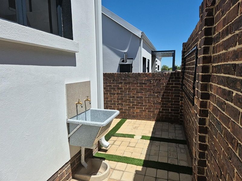 The Peak of Modern Living: An Exclusive, Eco-Intelligent Sanctuary for sale - Helderzicht Eco Estate - Photo 5