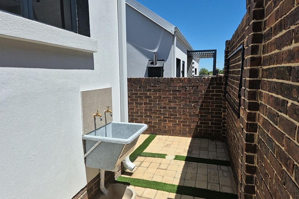 The Peak of Modern Living: An Exclusive, Eco-Intelligent Sanctuary for sale - Helderzicht Eco Estate - Photo 5