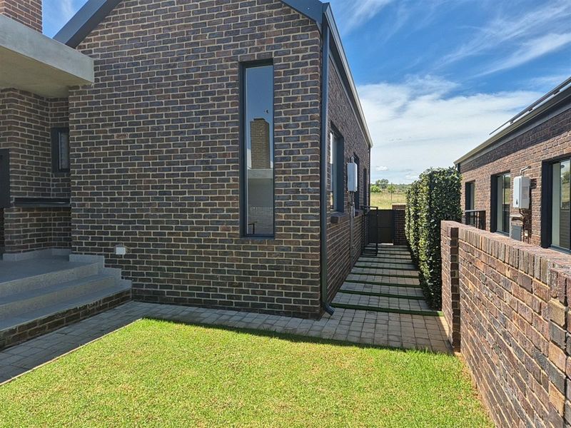 The Peak of Modern Living: An Exclusive, Eco-Intelligent Sanctuary for sale - Helderzicht Eco Estate - Photo 9