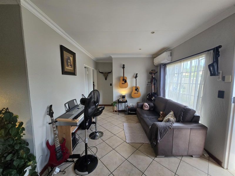 FOR SALE | Neat 2 Bedroom Corner Unit in Deo Favere - Photo 7