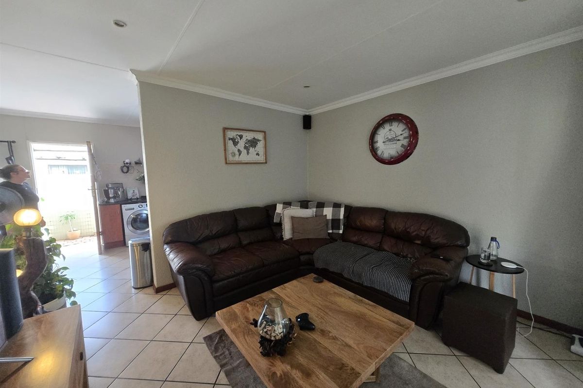 FOR SALE | Neat 2 Bedroom Corner Unit in Deo Favere - Photo 5