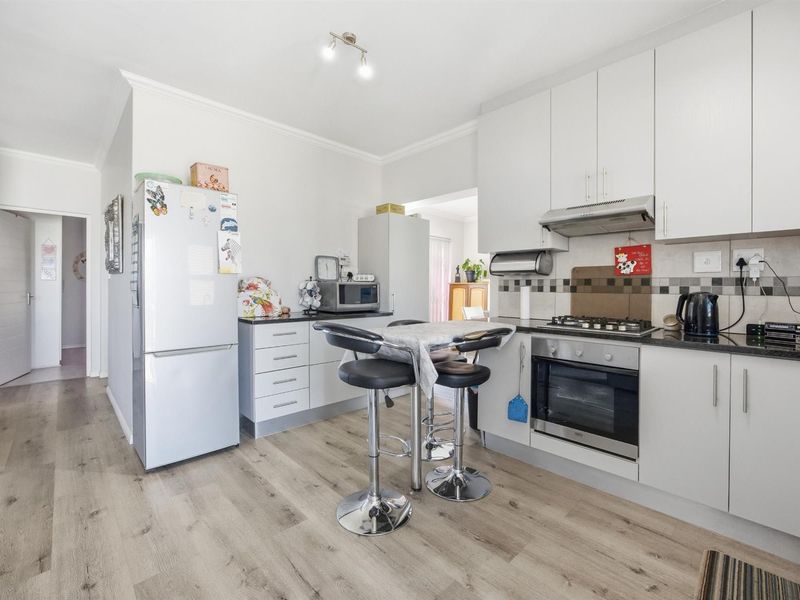 Lockup and Go property in a sought-after estate. - Photo 6