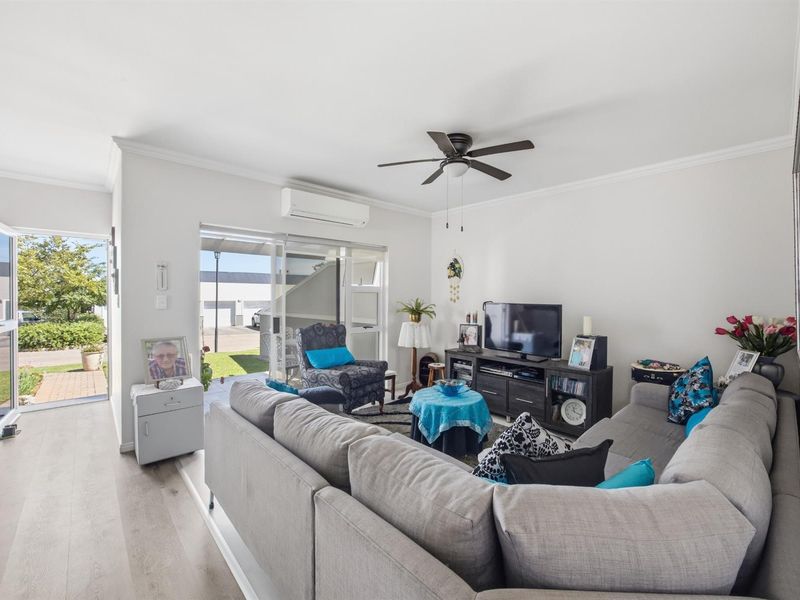 Lockup and Go property in a sought-after estate. - Photo 3