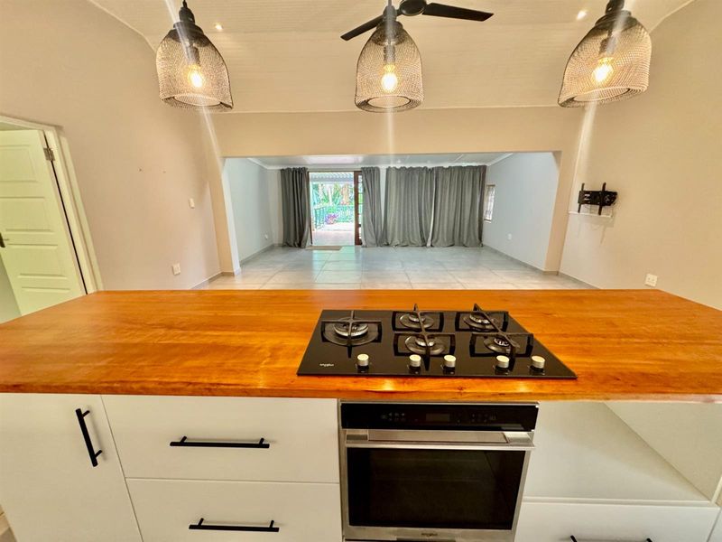 Exceptional Income-Generating Property with Modern Finishes - Photo 7