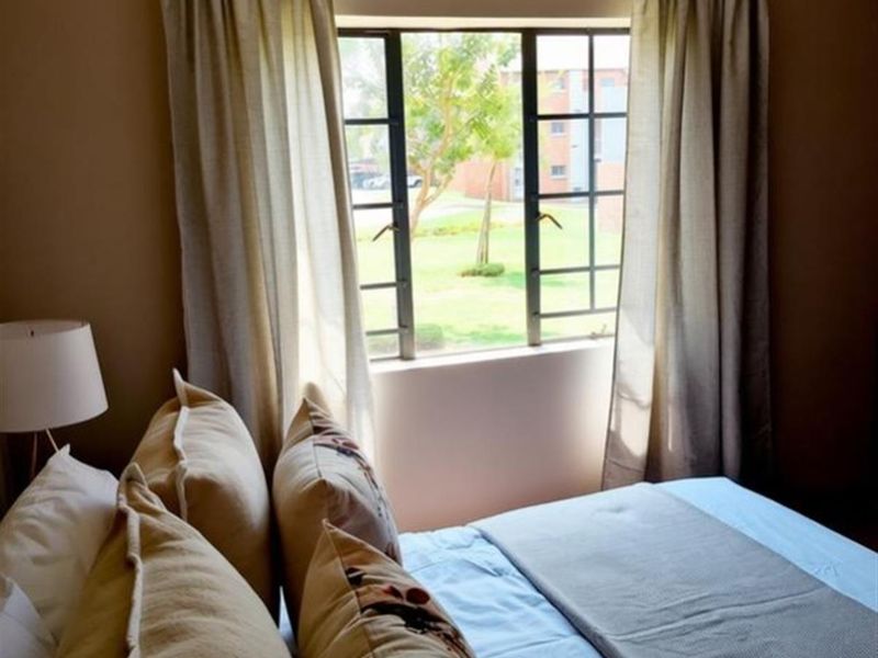 A Secured 2 Bedroom Apartment For Sale In Noordwyk! - Photo 9