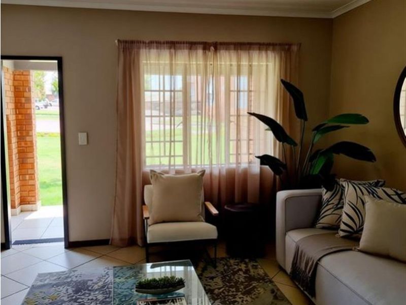 A Secured 2 Bedroom Apartment For Sale In Noordwyk! - Photo 6