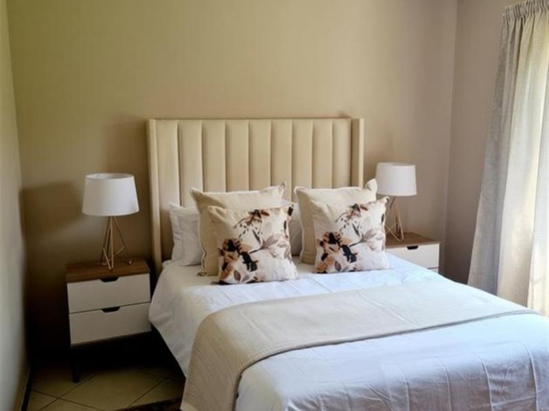 A Secured 2 Bedroom Apartment For Sale In Noordwyk! - Photo 7