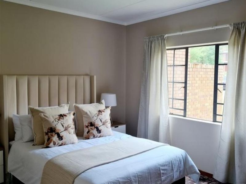 A Secured 2 Bedroom Apartment For Sale In Noordwyk! - Photo 8