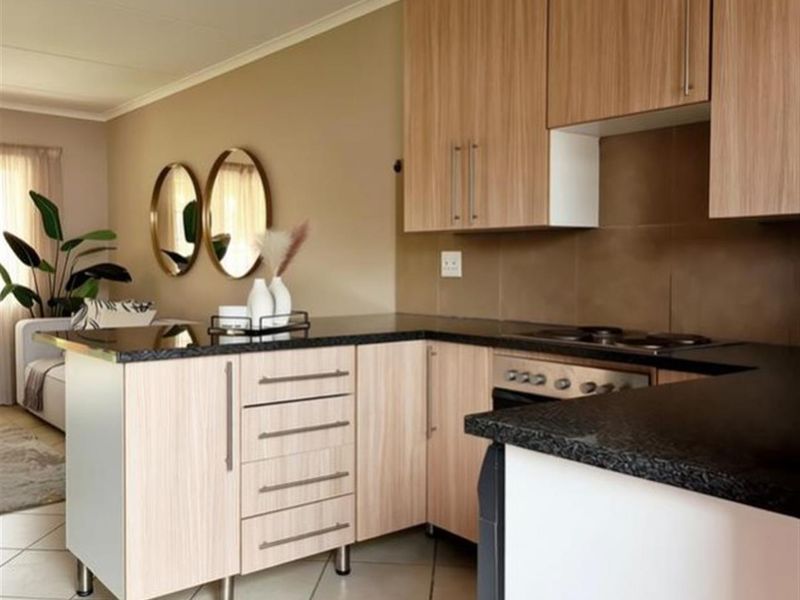 A Secured 2 Bedroom Apartment For Sale In Noordwyk! - Photo 3