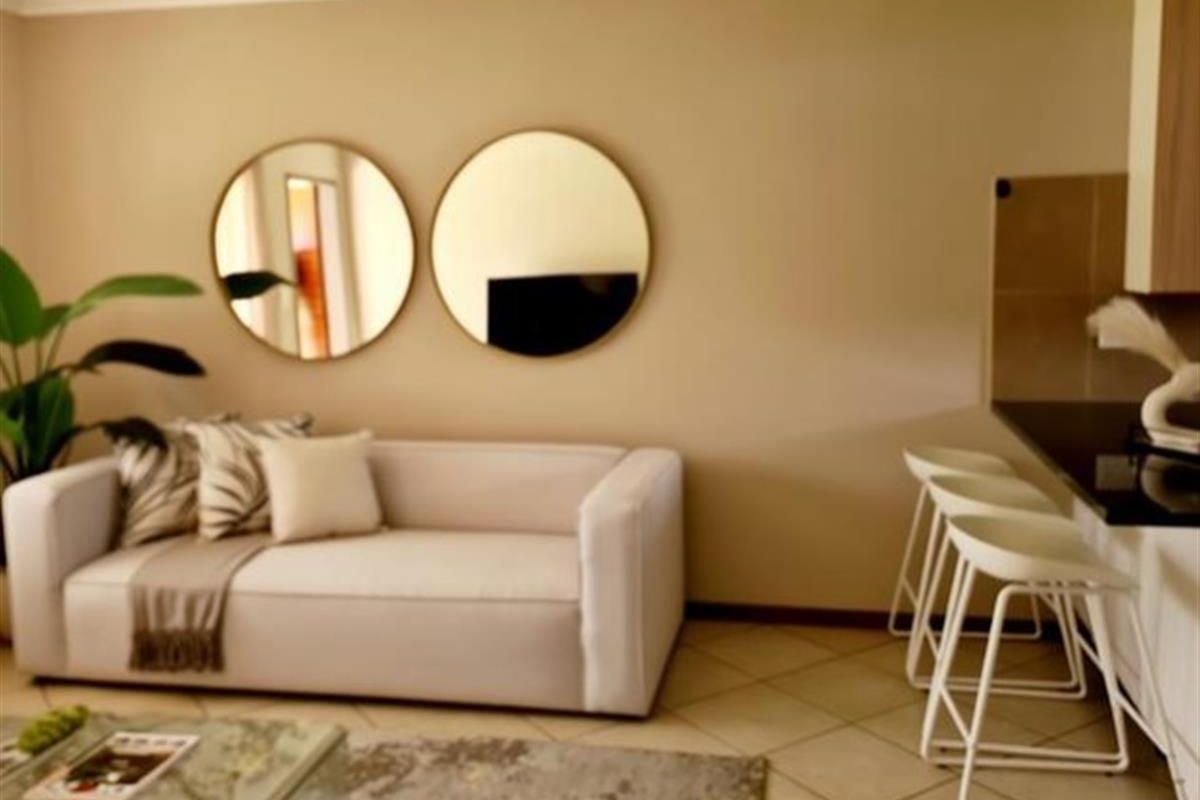 A Secured 2 Bedroom Apartment For Sale In Noordwyk! - Photo 5