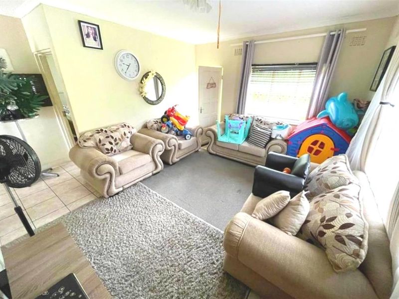 2 Bedroom freestanding House for Sale in Sunford, Phoenix, KwaZulu Natal - Photo 5