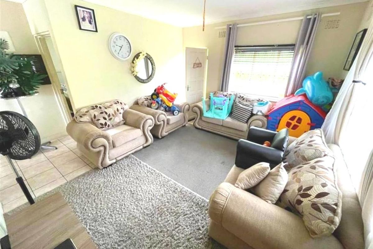 2 Bedroom freestanding House for Sale in Sunford, Phoenix, KwaZulu Natal - Photo 5