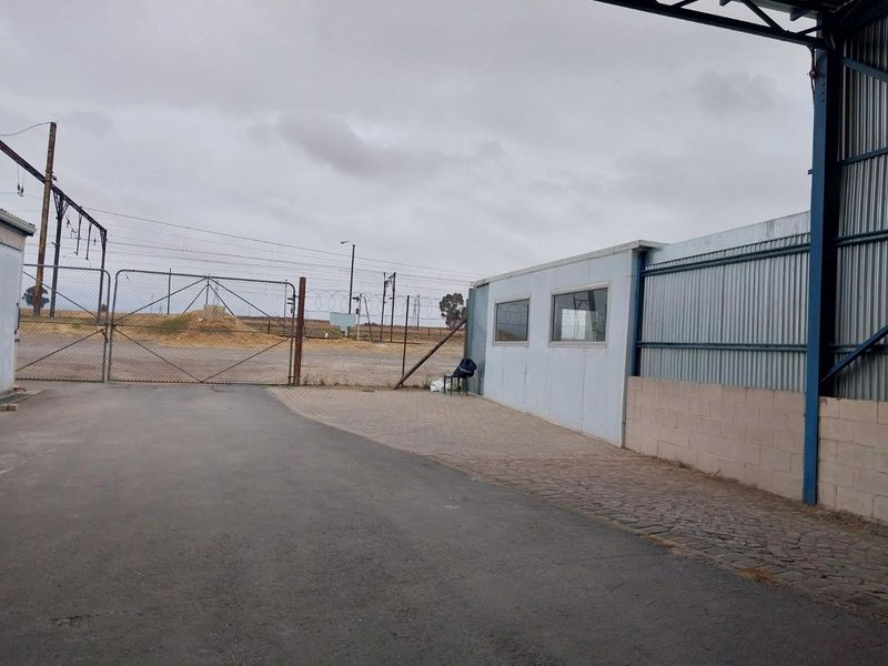 Specialised Industrial Facility with 300kVA Power and Temperature Control - Photo 4