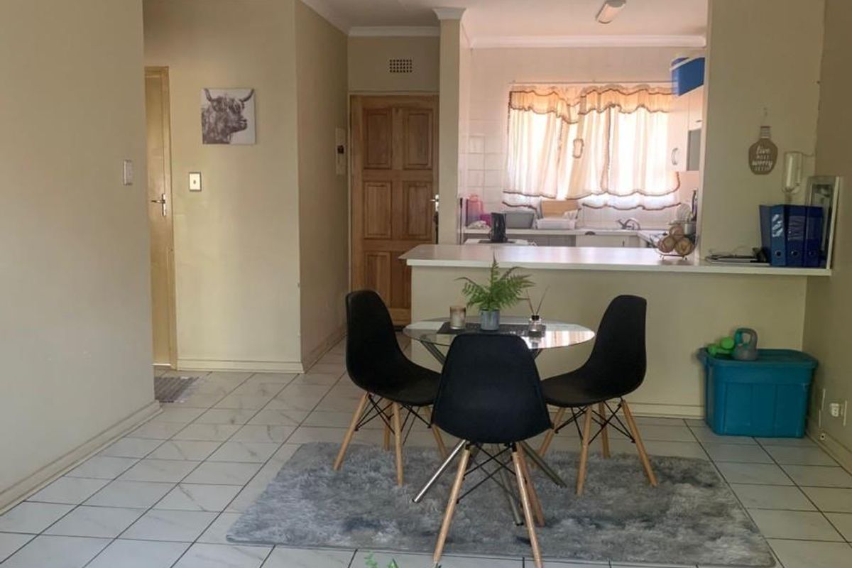 Modern 2-Bed Apartment in a Secure Northfields Complex, Buccleuch. - Photo 2