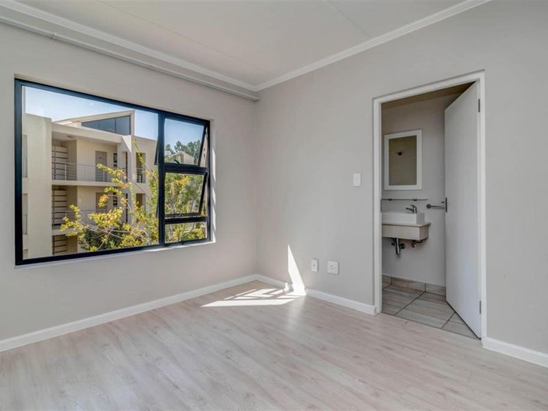 2Bed 2Bath Modern Apartment - Photo 8