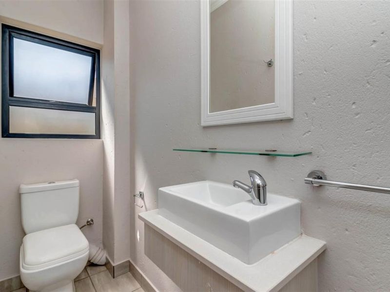 2Bed 2Bath Modern Apartment - Photo 7