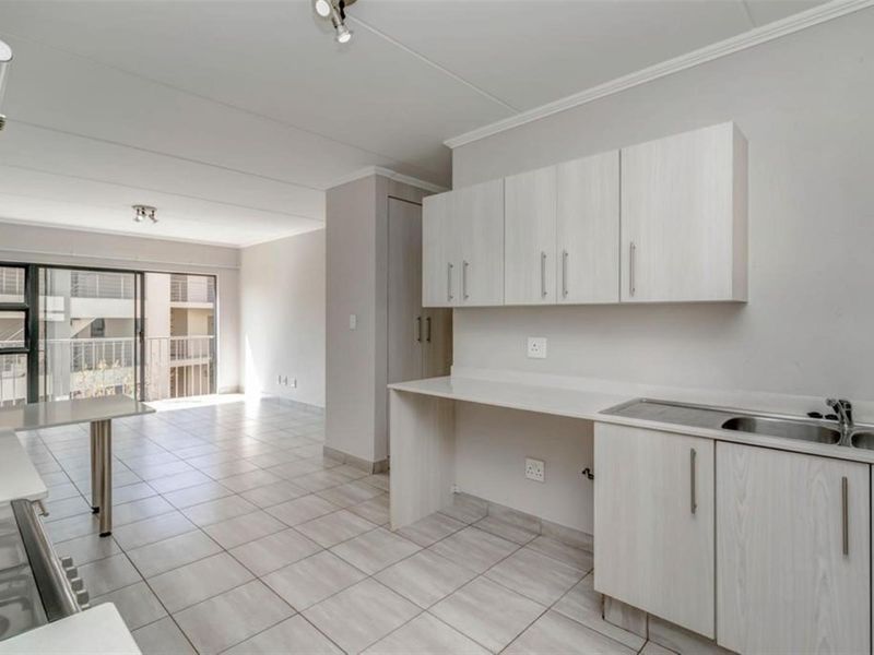 2Bed 2Bath Modern Apartment - Photo 9