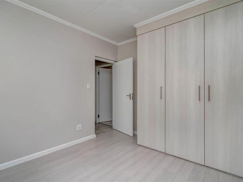 2Bed 2Bath Modern Apartment - Photo 3