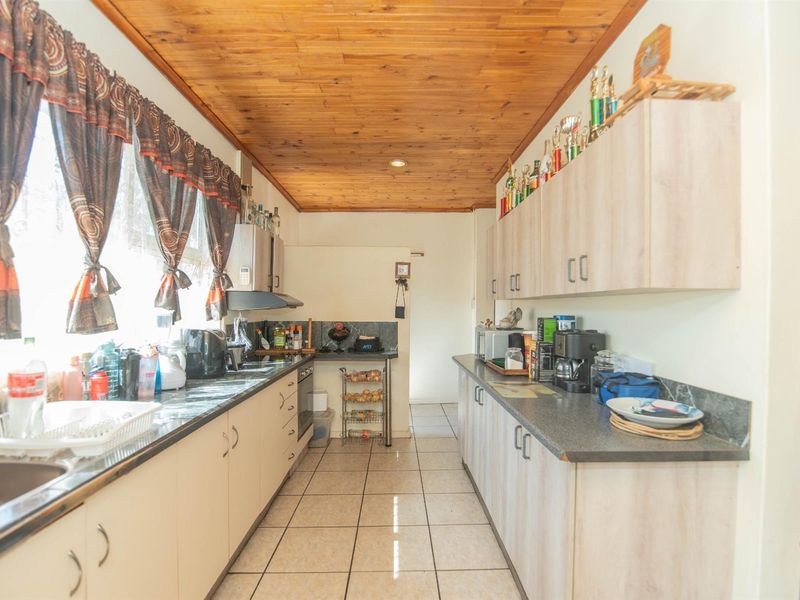 Great Starter Home or Investment - No levies  | Listed by Tanya Ruppersburg, eXp Realty - Photo 5