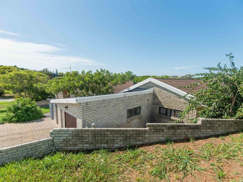 Great Starter Home or Investment - No levies  | Listed by Tanya Ruppersburg, eXp Realty - Photo 2