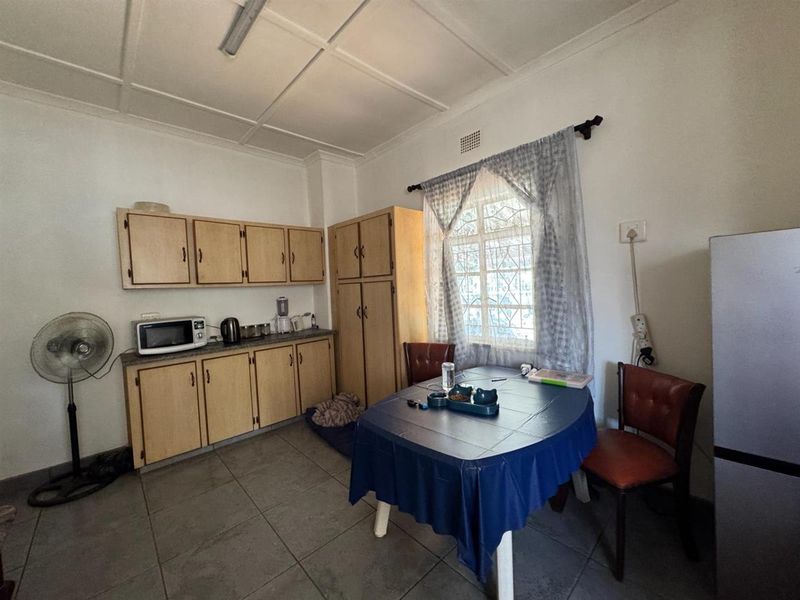 A Place to Call Home: Sun-Drenched Comfort in Heart of Herlear, Kimberley - Photo 8