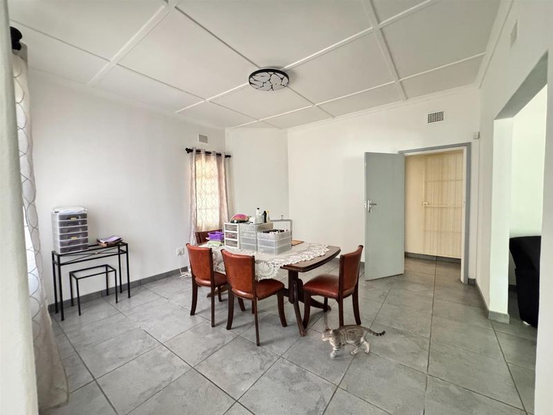 A Place to Call Home: Sun-Drenched Comfort in Heart of Herlear, Kimberley - Photo 5