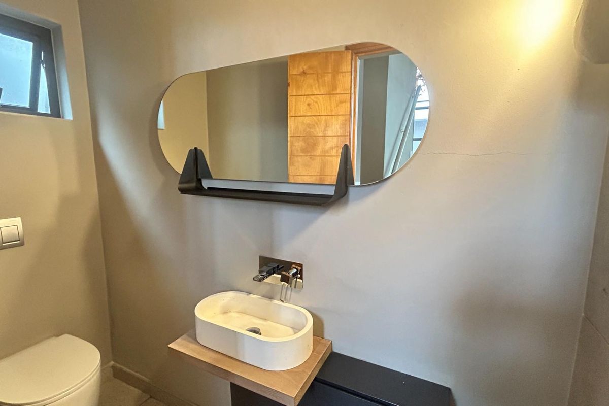 ULTRA-LUXURY TRIPLE-STOREY MASTERPIECE | WATERKLOOF RIDGE - Photo 5