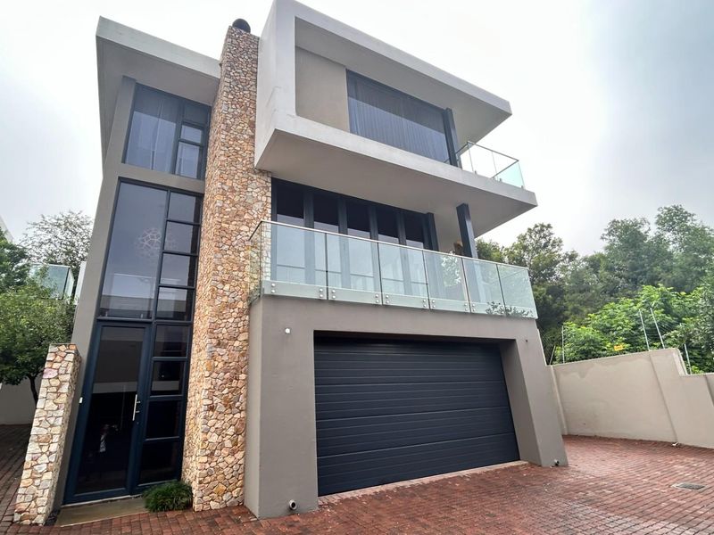 ULTRA-LUXURY TRIPLE-STOREY MASTERPIECE | WATERKLOOF RIDGE - Photo 1
